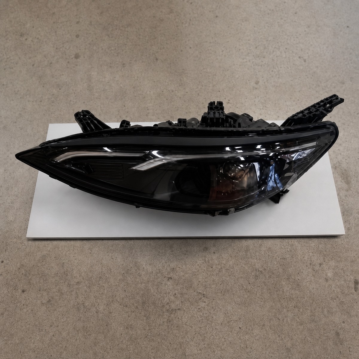 BYD Seal 05 ön sol fara